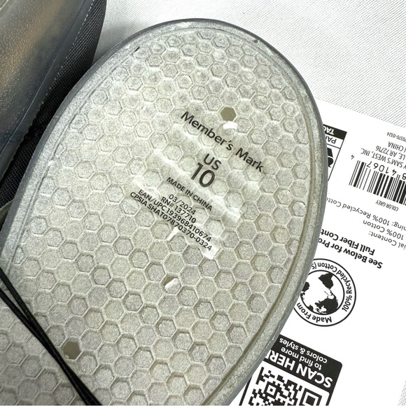 Member’s Mark Kids’ Light-Up Play Shoes – Grey Slip-On Sneakers – Size 10 - Picture 9 of 12